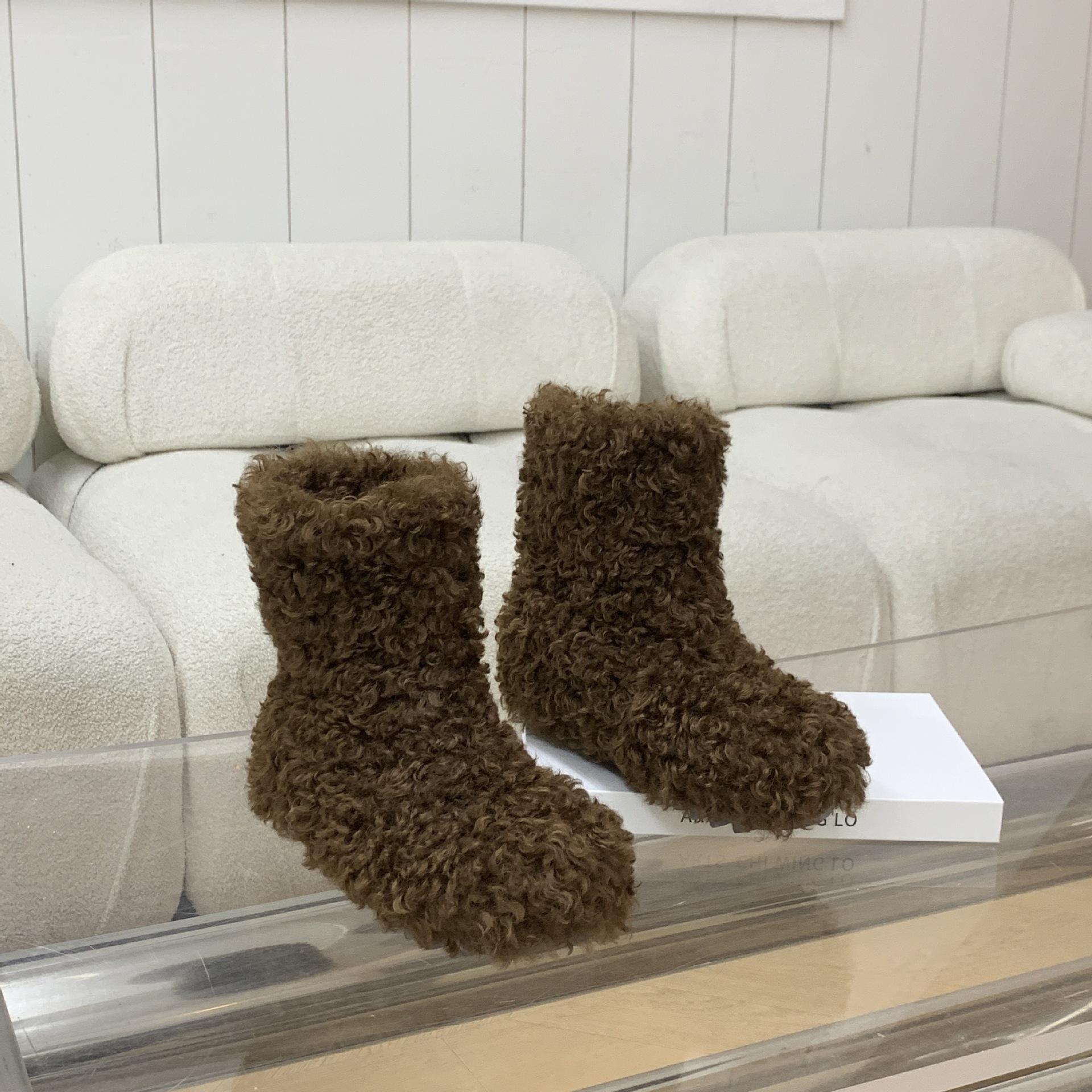 Flat autumn and winter velvet snow boots women s shoes 2025 new sheep curly wool shoes warm snow cotton shoes short boots 39 коричневый
Flat autumn and winter velvet snow boots women s shoes 2025 new sheep curly wool shoes warm snow cotton shoes short boots 39 коричневый