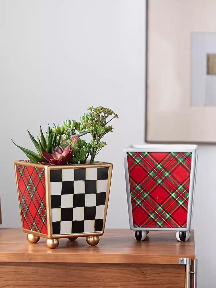 British style ceramic flowerpots, hydroponic home balconies, Nordic decorative home ornaments
British style ceramic flowerpots, hydroponic home balconies, Nordic decorative home ornaments