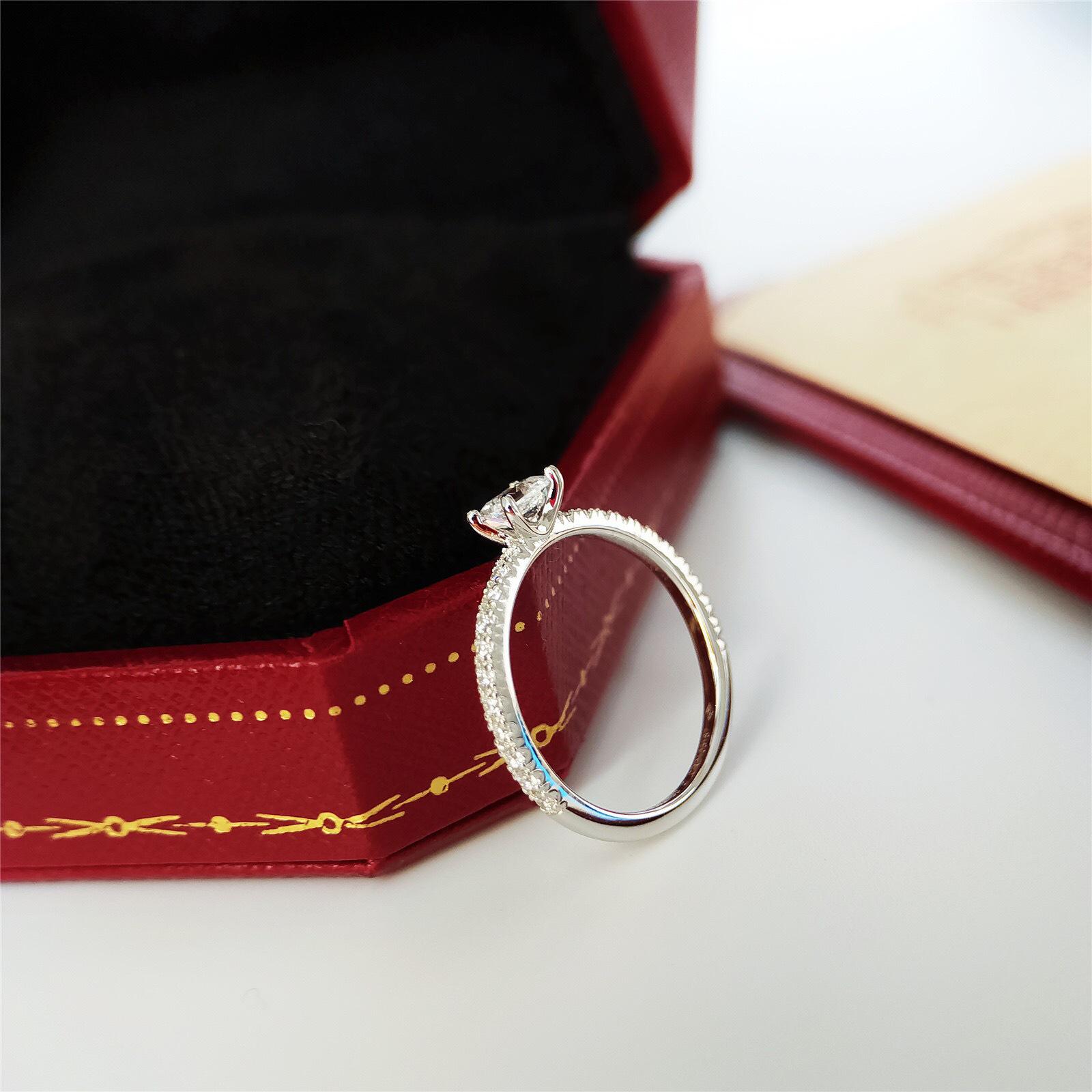 Кольцо из розового золота 18 карат с квадратным зеленым цирконом и бриллиантом - Простое европейское/американское серебро S925, модное женское для указательного пальца Size 9 белый
Кольцо из розового золота 18 карат с квадратным зеленым цирконом и бриллиантом - Простое европейское/американское серебро S925, модное женское для указательного пальца Size 9 белый