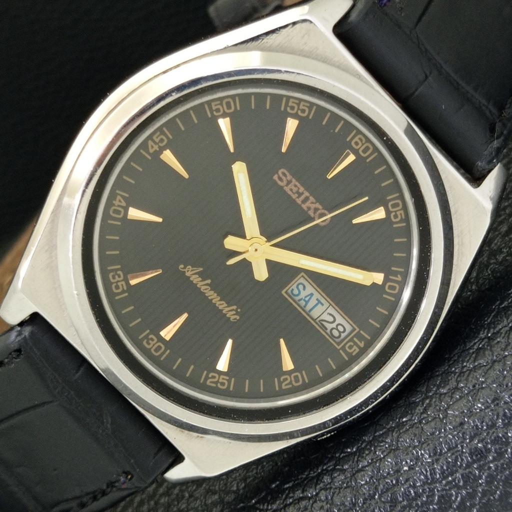 VINTAGE SEIKO AUTOMATIC 7019A JAPAN MENS BLACK COLOR DIAL WATCH a500103-2 R151a-a500103
VINTAGE SEIKO AUTOMATIC 7019A JAPAN MENS BLACK COLOR DIAL WATCH a500103-2 R151a-a500103