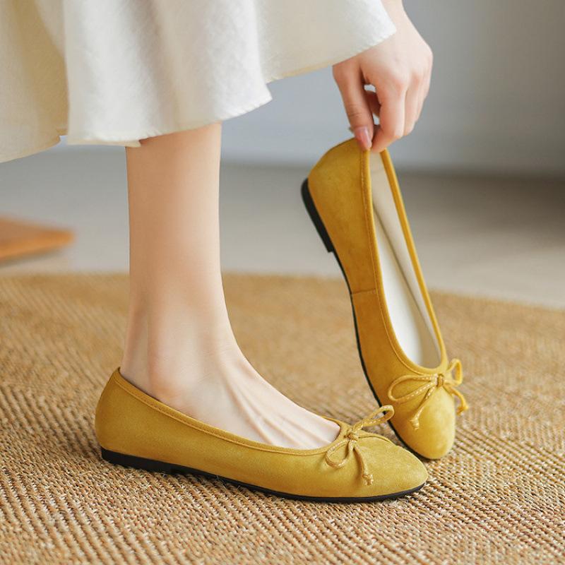 The new one-pedal lazy shoes wear casual single shoes in all seasons, women s low-heeled sheepskin women s shoes, non-slip beef tendon soles, and lar 39 жёлтый
The new one-pedal lazy shoes wear casual single shoes in all seasons, women s low-heeled sheepskin women s shoes, non-slip beef tendon soles, and lar 39 жёлтый