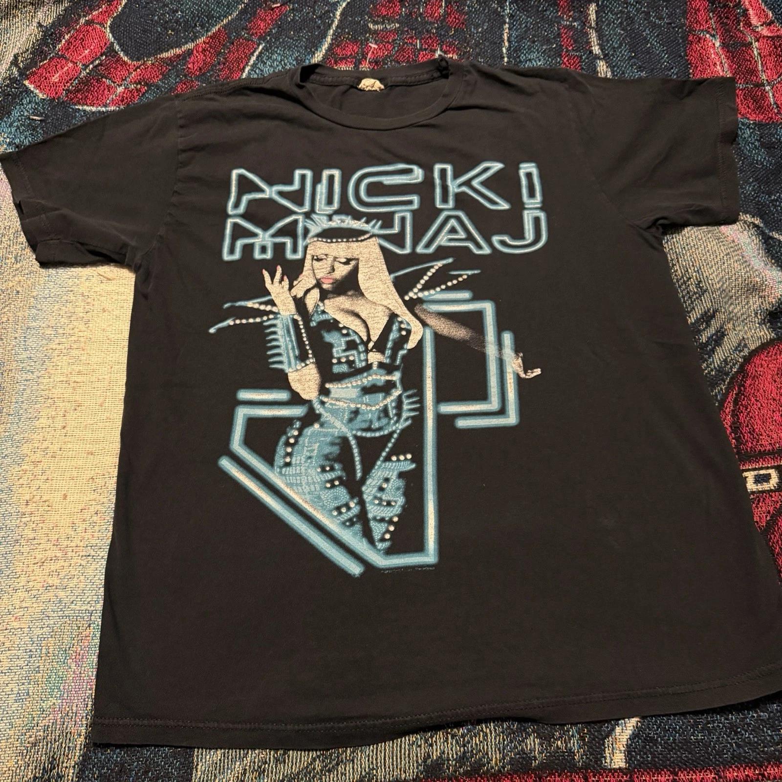 Vintage 2010 Nicki Minaj Neon Blue Shirt Black Men s L Bay Island Pop Tour Merch L
Vintage 2010 Nicki Minaj Neon Blue Shirt Black Men s L Bay Island Pop Tour Merch L