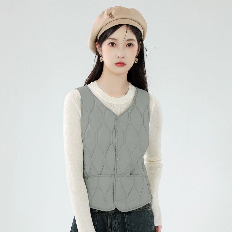 Winter New Style Velvet Vest, Slim Fit, Large Size, Versatile V-neck Waistcoat, Sleeveless Inner Liner 5XL
Winter New Style Velvet Vest, Slim Fit, Large Size, Versatile V-neck Waistcoat, Sleeveless Inner Liner 5XL