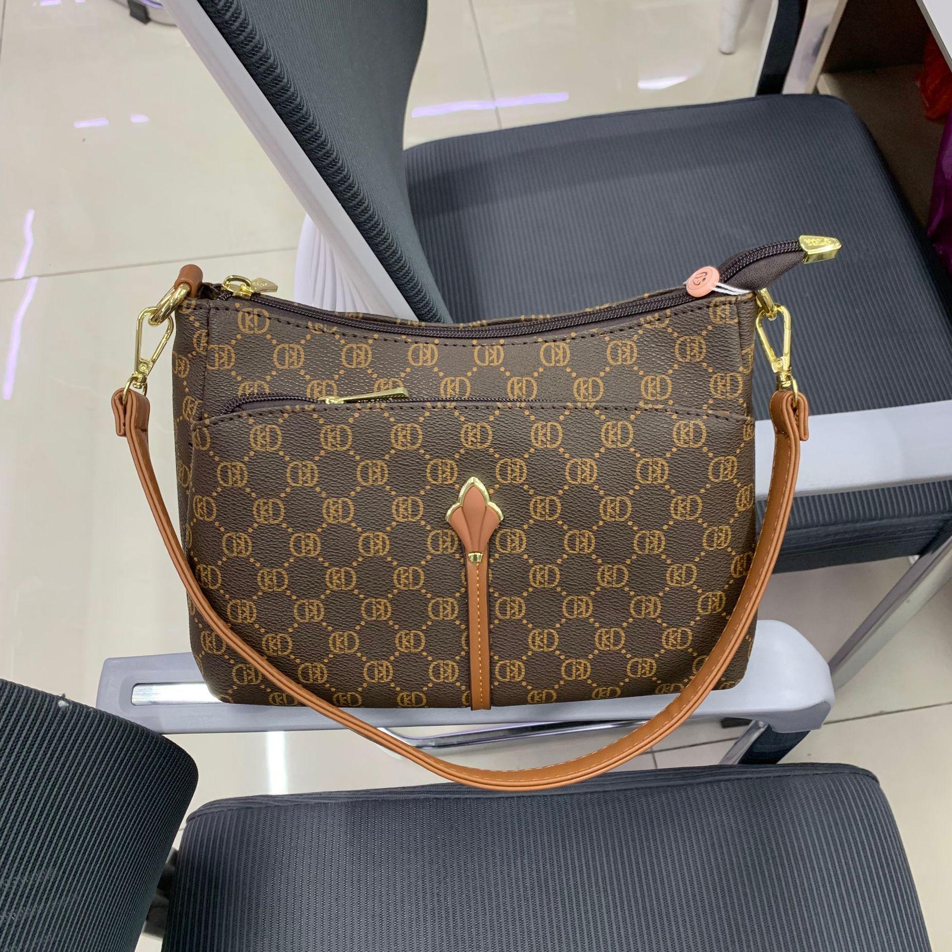 2025 Retro Chain Underarm Bag - European & American Style Crossbody Shoulder Handbag, Printed Bucket Design, Compact & Chic
2025 Retro Chain Underarm Bag - European & American Style Crossbody Shoulder Handbag, Printed Bucket Design, Compact & Chic