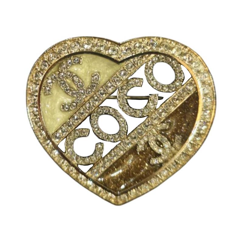 CHANEL Love Shape - Brooch Men s and Women s Couple Style Gold золотий
CHANEL Love Shape - Brooch Men s and Women s Couple Style Gold золотий