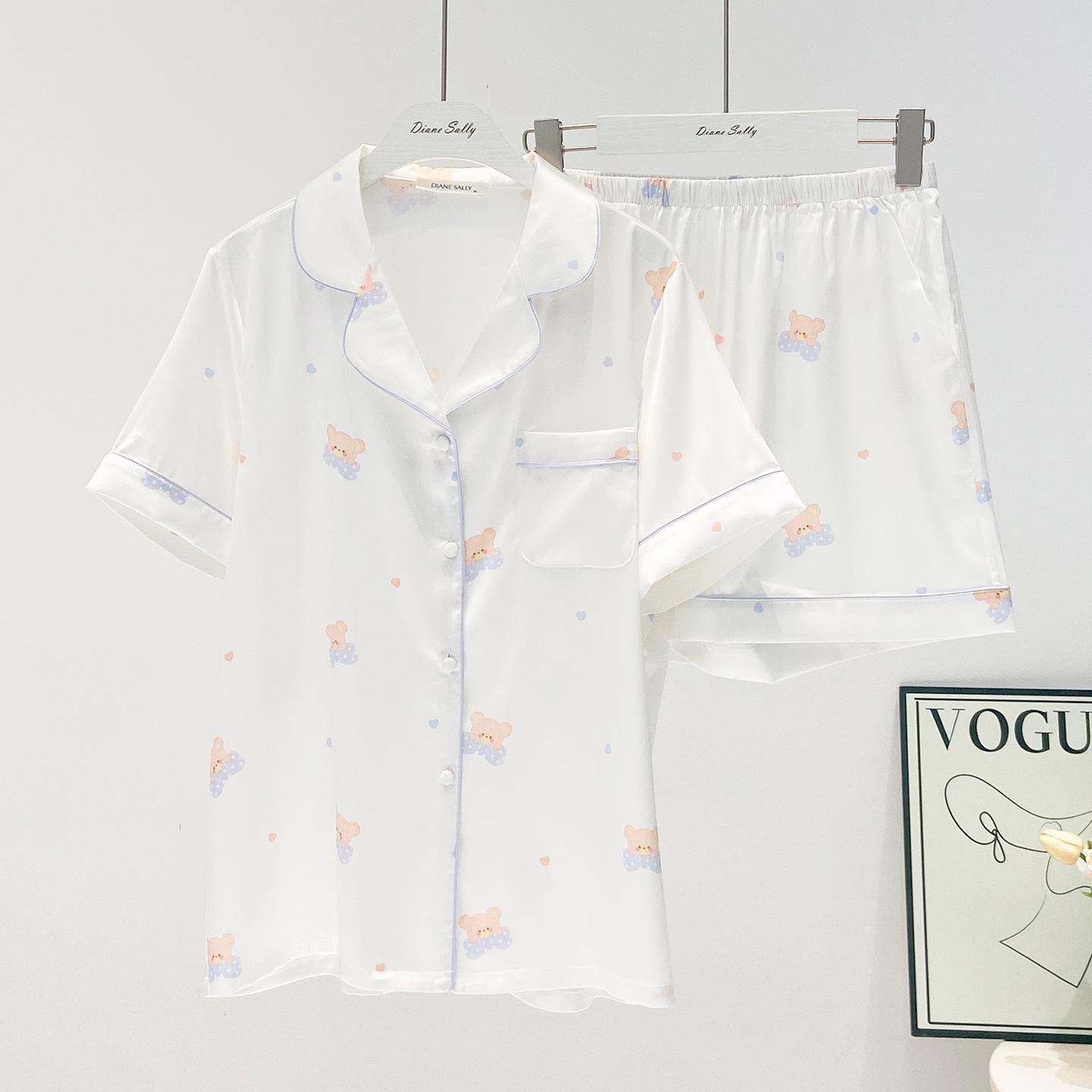 Women s Cute Cartoon Print Ice Silk Pajamas with Lapel and Short Sleeves for Spring/Summer Large
Women s Cute Cartoon Print Ice Silk Pajamas with Lapel and Short Sleeves for Spring/Summer Large