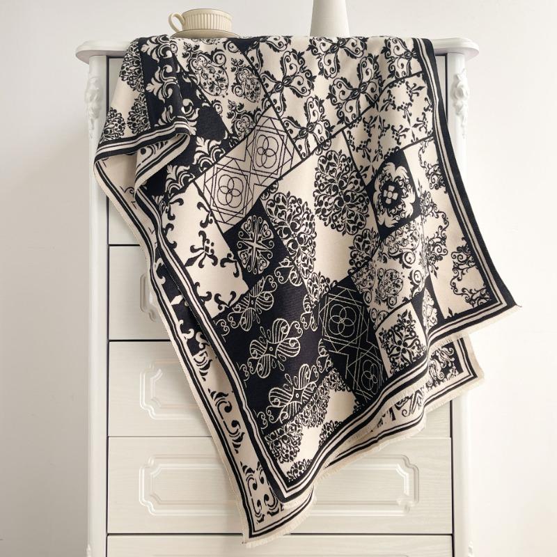 Высококачественный женский зимний шарф, легкая роскошь и тепло, шаль из имитации кашемира с квадратным двусторонним шарфом, новый 70-180CM чёрный
Высококачественный женский зимний шарф, легкая роскошь и тепло, шаль из имитации кашемира с квадратным двусторонним шарфом, новый 70-180CM чёрный