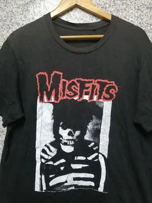 MISFITS Band Tshirt, Rare Design Black Unisex Tshirt Men Women S-5XL KH12152 Unisex T-Shirt XXXXL
MISFITS Band Tshirt, Rare Design Black Unisex Tshirt Men Women S-5XL KH12152 Unisex T-Shirt XXXXL