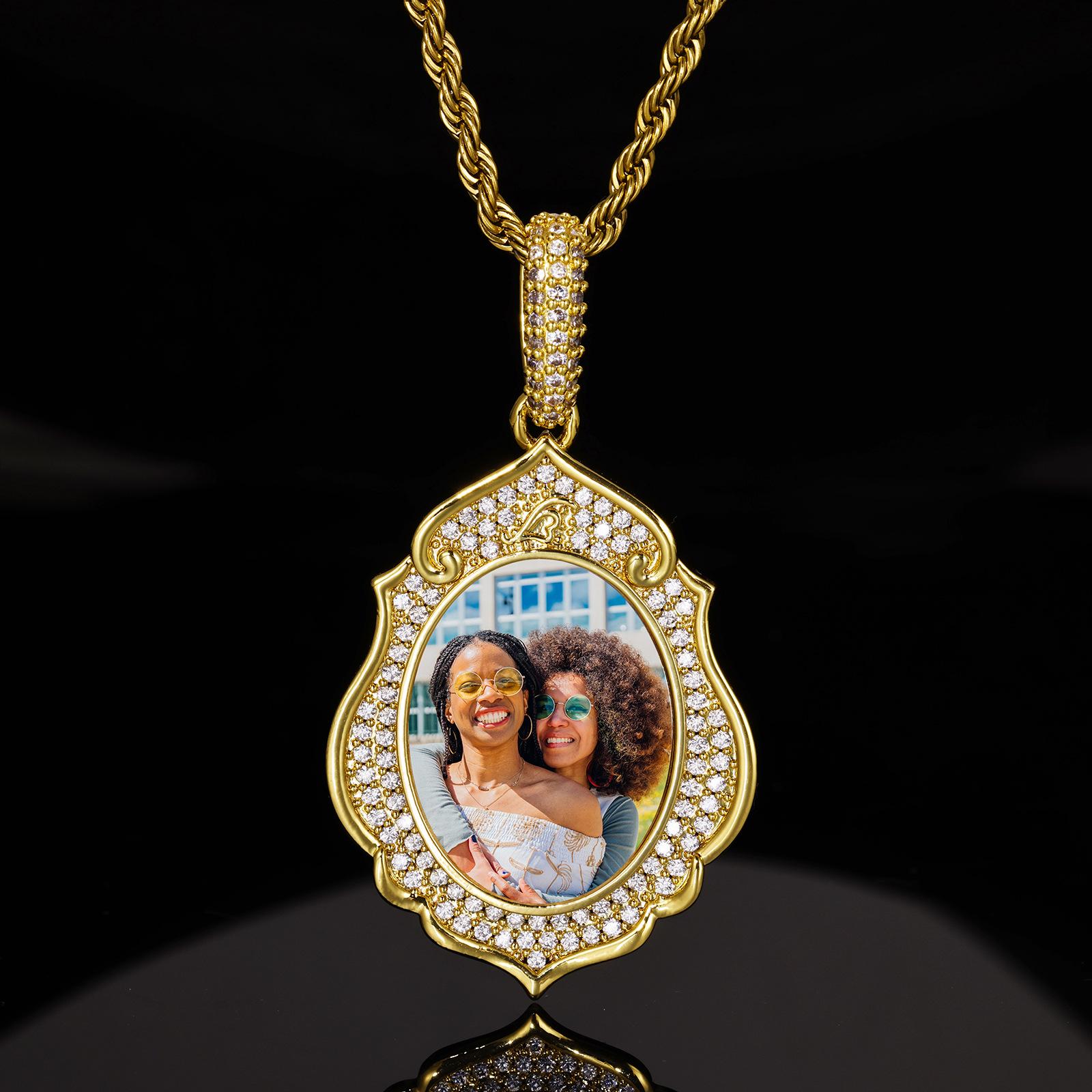 Customized Hip Hop Photo Pendant Necklace with Zircon Inlay
Customized Hip Hop Photo Pendant Necklace with Zircon Inlay
