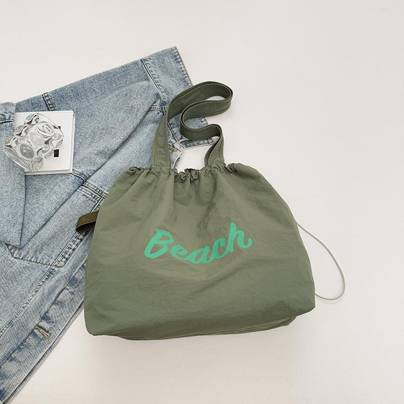 Нишевый дизайн в корейском стиле, простая повседневная плечевая тканевая сумка, женская сумка-тоут большой вместимости, весенний тренд, персонализированная портативная сумка зелёный
Нишевый дизайн в корейском стиле, простая повседневная плечевая тканевая сумка, женская сумка-тоут большой вместимости, весенний тренд, персонализированная портативная сумка зелёный