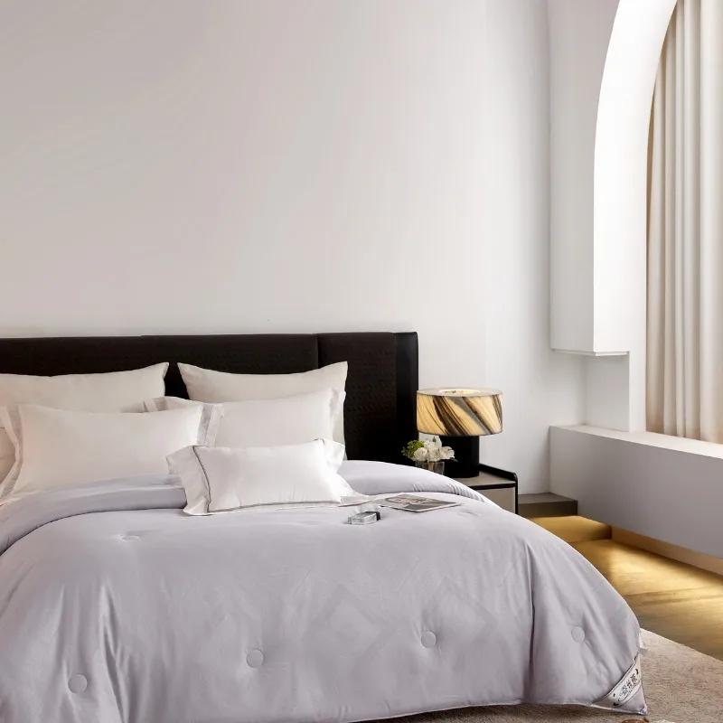 Spring and summer waffle silk unilateral quilt mulberry silk spring quilt summer cool quilt four seasons household 180x220cm 1.35kg світло-сірий колір
Spring and summer waffle silk unilateral quilt mulberry silk spring quilt summer cool quilt four seasons household 180x220cm 1.35kg світло-сірий колір