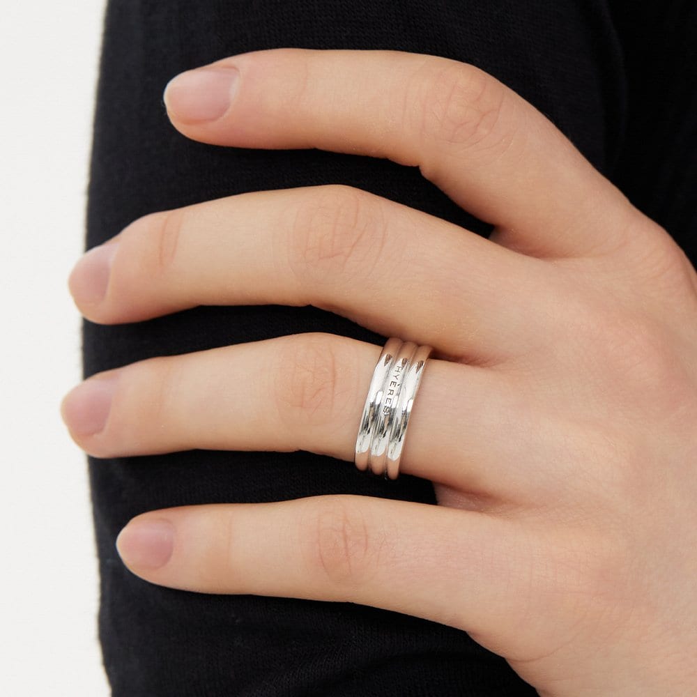 Triple Silver (W) Solid Ring Hl3R53300W9 No. 17
Triple Silver (W) Solid Ring Hl3R53300W9 No. 17