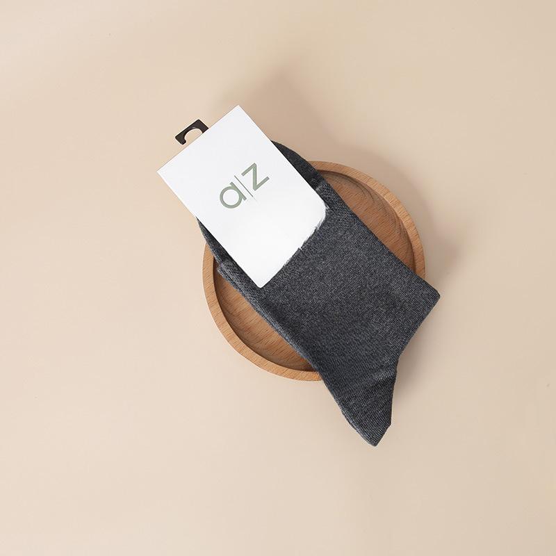 Мужские весенне-осенние теплые деловые носки из чистого хлопка без косточек, антибактериальные и с защитой от запаха, средней высоты 1 pair темно-серого
Мужские весенне-осенние теплые деловые носки из чистого хлопка без косточек, антибактериальные и с защитой от запаха, средней высоты 1 pair темно-серого