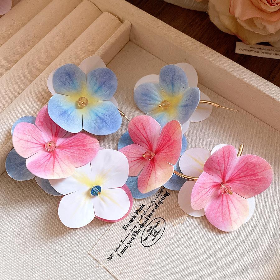 Seaside vacation wind silver needle fabric flower C-shaped stud earrings sweet small fresh earrings light luxury high-end earrings women
Seaside vacation wind silver needle fabric flower C-shaped stud earrings sweet small fresh earrings light luxury high-end earrings women