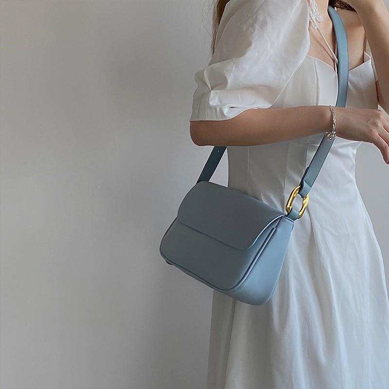 Fashionable 2026 New Soft Flip Schoolbag Wide Shoulder Strap Large Capacity Tote Bag All-matching Diagonal Cross-mail Female
Fashionable 2026 New Soft Flip Schoolbag Wide Shoulder Strap Large Capacity Tote Bag All-matching Diagonal Cross-mail Female