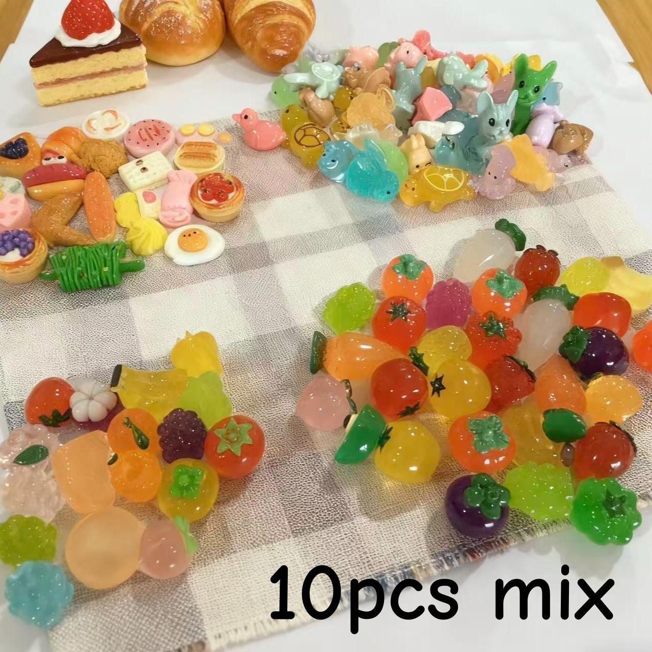 10/25/50 Healing Mini Ornament, Creative Desktop Decoration with Multiple Themes of Food, Animals, and Fruits, Fun Collection Se
10/25/50 Healing Mini Ornament, Creative Desktop Decoration with Multiple Themes of Food, Animals, and Fruits, Fun Collection Se