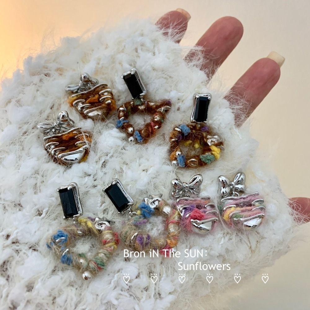 Серьги-гвоздики Winding Plush Y2K Winter Accessories Популярные серьги-подвески Осень и зима 01
Серьги-гвоздики Winding Plush Y2K Winter Accessories Популярные серьги-подвески Осень и зима 01