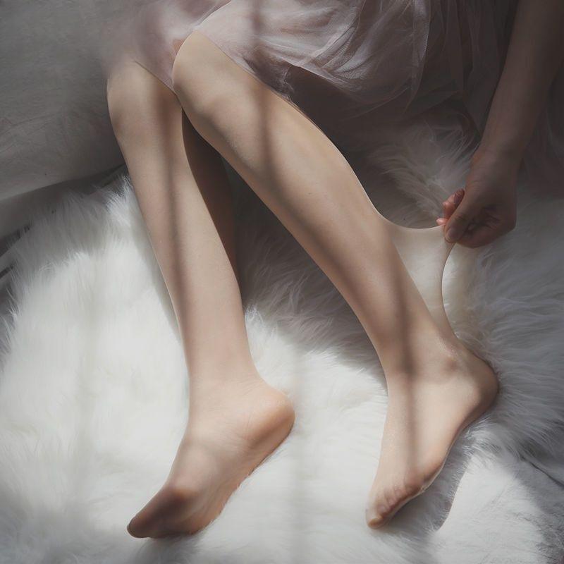 Ultra-thin Invisible Seamless Stockings for Women Anti-snag Fully Transparent Sexy Flesh-colored Pantyhose for Summer One Size
Ultra-thin Invisible Seamless Stockings for Women Anti-snag Fully Transparent Sexy Flesh-colored Pantyhose for Summer One Size