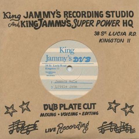 7inch Record LITTLE JOHN COLIN ROACH Jammys Rule Heavyweight Vinyl H DSRLJS7002 King Jammys Dub 2011 Japan Reggae Ska Dub
7inch Record LITTLE JOHN COLIN ROACH Jammys Rule Heavyweight Vinyl H DSRLJS7002 King Jammys Dub 2011 Japan Reggae Ska Dub