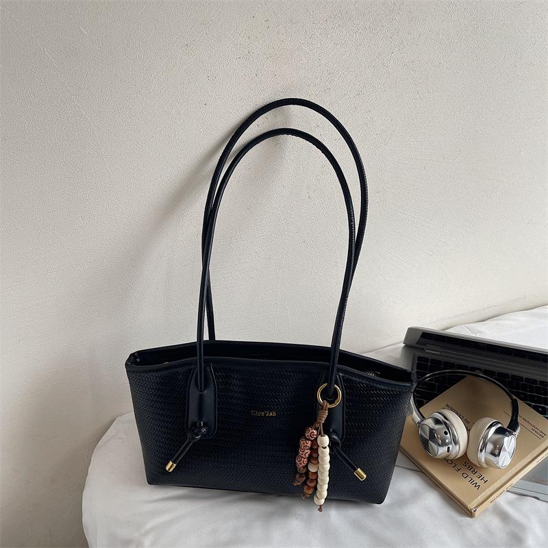 Foreign-style texture large-capacity bag women s 2025 autumn new retro commuter shoulder underarm bag soft leather tote bag чорний
Foreign-style texture large-capacity bag women s 2025 autumn new retro commuter shoulder underarm bag soft leather tote bag чорний