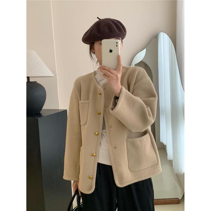 Spring and Autumn new non-pilling woolen short loose and thin explosive double-sided nylon French light luxury small fragrant jacket women 4XL
Spring and Autumn new non-pilling woolen short loose and thin explosive double-sided nylon French light luxury small fragrant jacket women 4XL