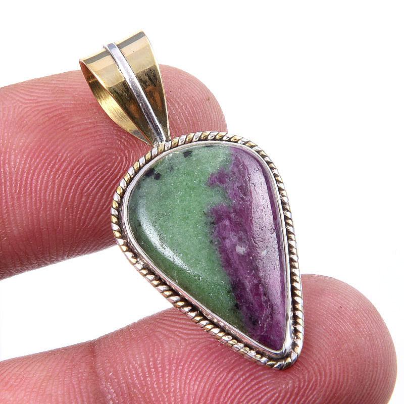 Подарочный двухцветный кулон Ruby In Zoisite из стерлингового серебра 925 пробы, созданный в лаборатории, 1,50 дюйма, K8D63
Подарочный двухцветный кулон Ruby In Zoisite из стерлингового серебра 925 пробы, созданный в лаборатории, 1,50 дюйма, K8D63