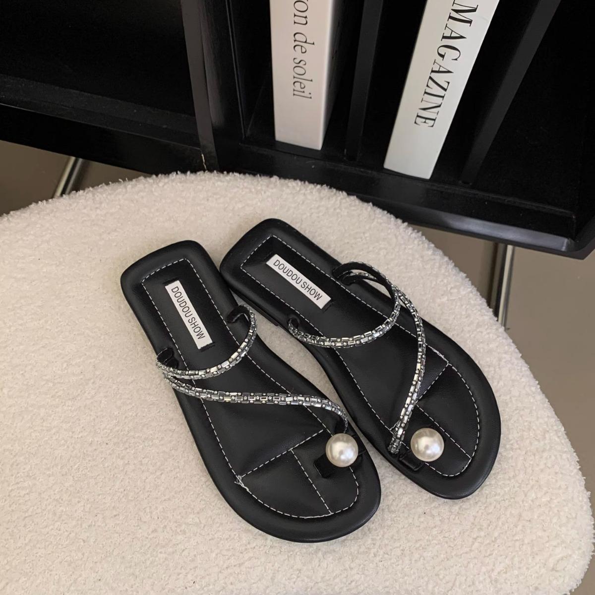 Flat-bottomed set of toe small cool slippers shoes New summer soft-soled with skirt rhinestone sandals 40 срібний
Flat-bottomed set of toe small cool slippers shoes New summer soft-soled with skirt rhinestone sandals 40 срібний