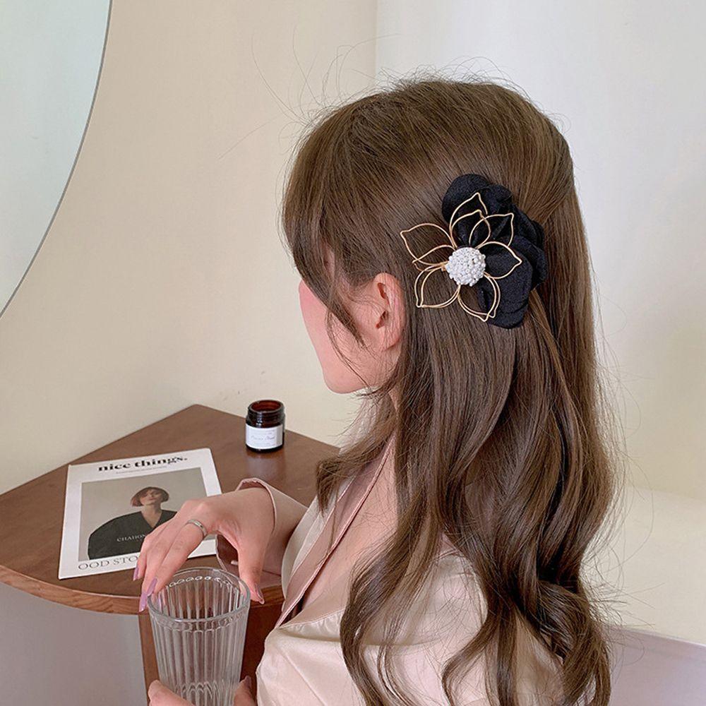 Metal Lovely Hollowed Out Female Hair Clip Korean Style Hairpin Flower Duckbill Clip Headwear
Metal Lovely Hollowed Out Female Hair Clip Korean Style Hairpin Flower Duckbill Clip Headwear