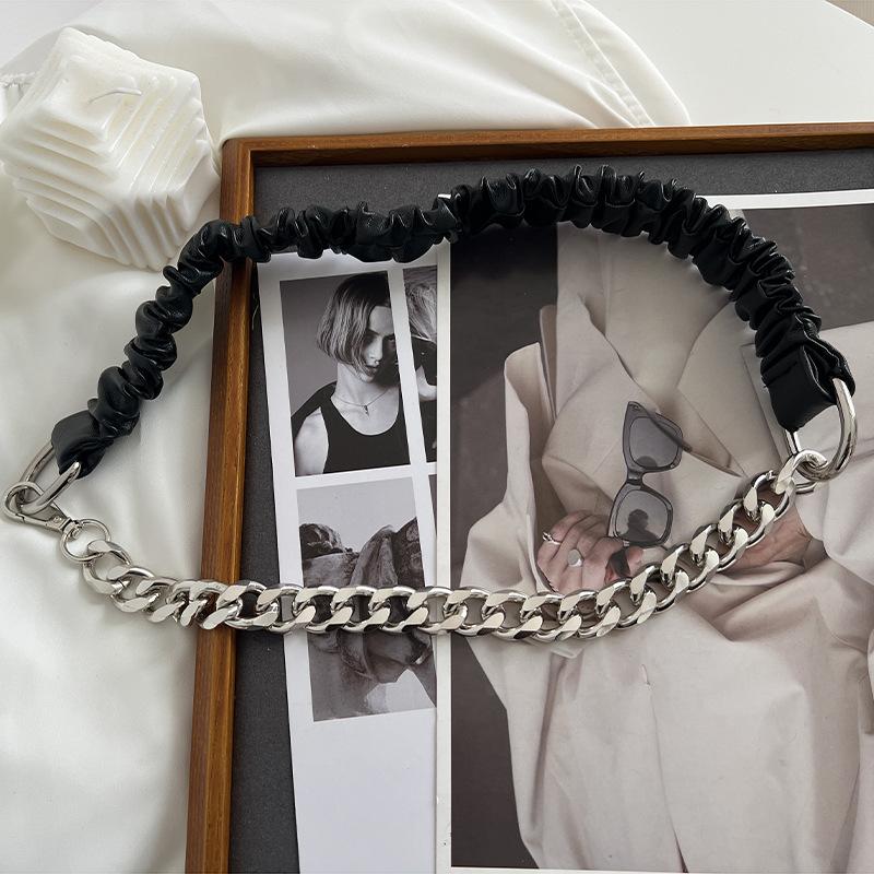 Metal Chain Elegant Belt For Women In Versatile Black And Gold Design Perfect For Coats Black Silver Chain
Metal Chain Elegant Belt For Women In Versatile Black And Gold Design Perfect For Coats Black Silver Chain