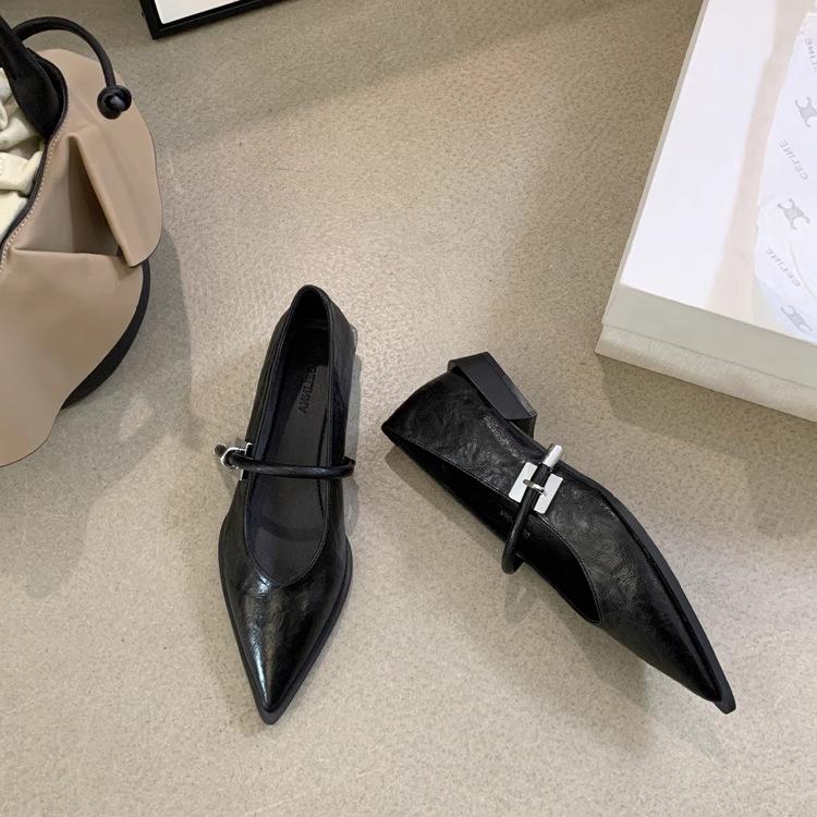 Туфли на низком каблуке Маленькие ароматные туфли с острым носком Женские зимние туфли Мэри Джейн Женские рабочие туфли на толстом каблуке Маленькие кожаные туфли 39 чёрный
Туфли на низком каблуке Маленькие ароматные туфли с острым носком Женские зимние туфли Мэри Джейн Женские рабочие туфли на толстом каблуке Маленькие кожаные туфли 39 чёрный