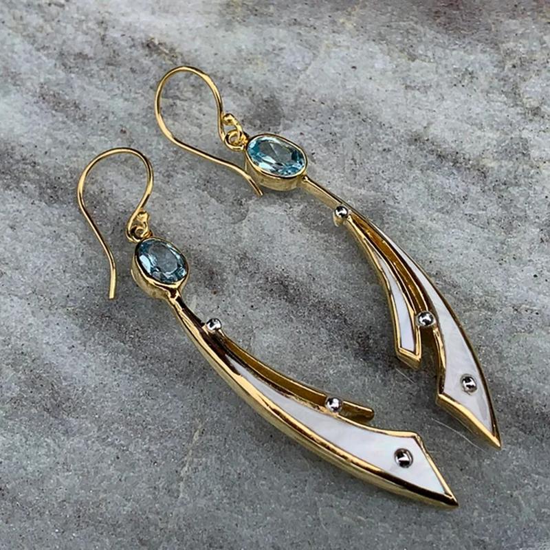 Huitan Fashion Female Pendant Earrings with Bright Blue Crystal Stone Delicate Trendy Accessories for Engagement Ceremony Party
Huitan Fashion Female Pendant Earrings with Bright Blue Crystal Stone Delicate Trendy Accessories for Engagement Ceremony Party