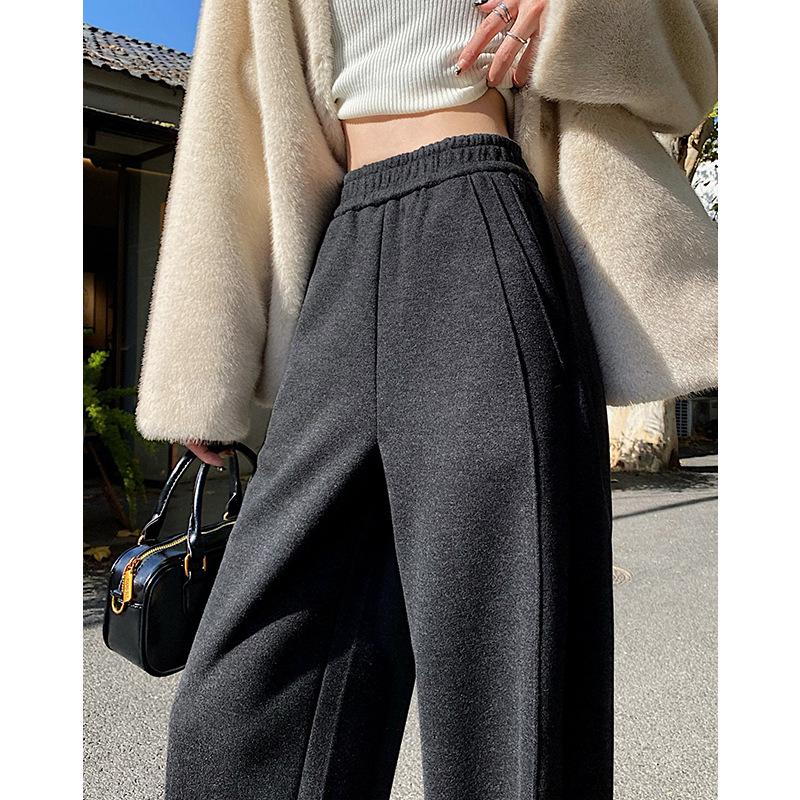 Gray Casual High-Waisted Women s Wool Pants - Wide-Leg Autumn/Winter Style with Curved Leg Design XX-Large
Gray Casual High-Waisted Women s Wool Pants - Wide-Leg Autumn/Winter Style with Curved Leg Design XX-Large