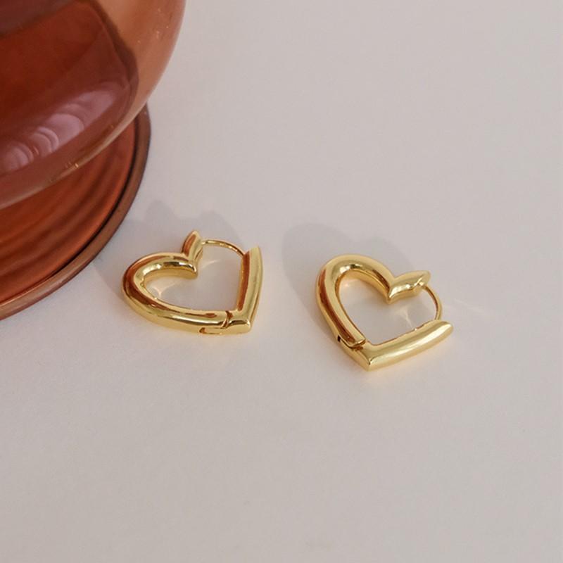 Stainless Steel Hollow Heart Hoop Huggie Earrings for Women Girl золотой
Stainless Steel Hollow Heart Hoop Huggie Earrings for Women Girl золотой