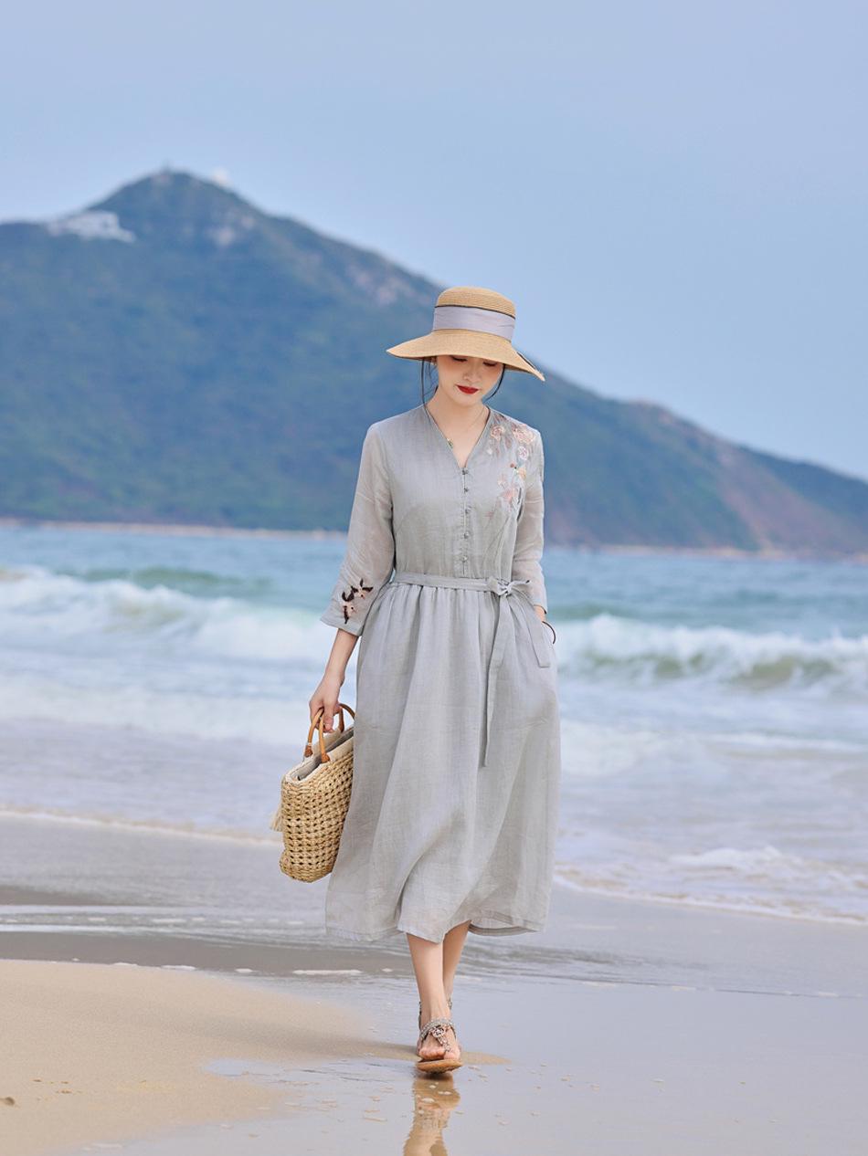 2025 Spring/Summer Ramie Embroidered Loose Seven-Sleeve Literary Dress Small
2025 Spring/Summer Ramie Embroidered Loose Seven-Sleeve Literary Dress Small