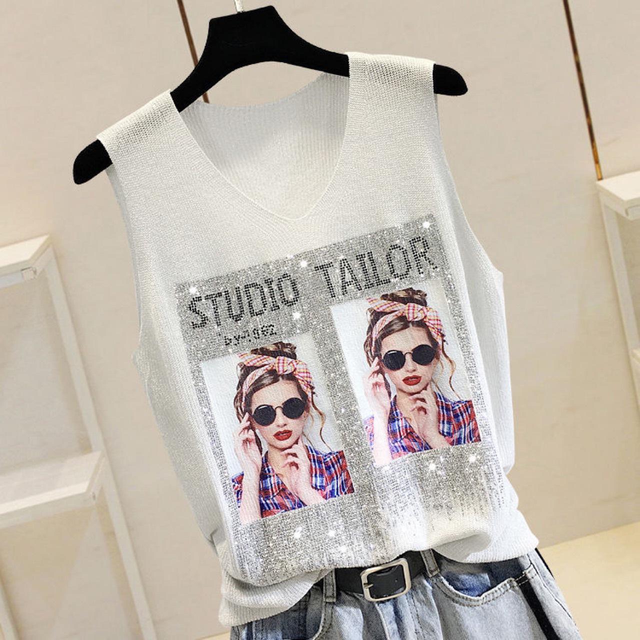 Женский блестящий шелковый жилет без рукавов с V-образным вырезом 2023 г.: Новый стиль весна/лето со свободным кроем и ромбовидными акцентами One Size 90-130
Женский блестящий шелковый жилет без рукавов с V-образным вырезом 2023 г.: Новый стиль весна/лето со свободным кроем и ромбовидными акцентами One Size 90-130