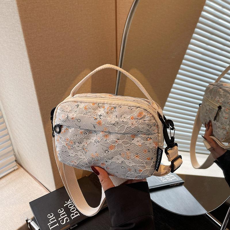 Summer fashion small fresh small bag women s new versatile casual cloth bag messenger bag mobile phone bag бежевый
Summer fashion small fresh small bag women s new versatile casual cloth bag messenger bag mobile phone bag бежевый