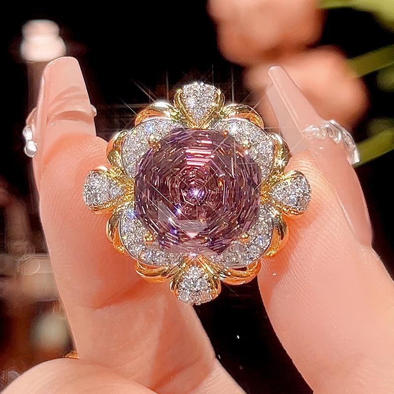 Ювелірні вироби Мідна основа Позолота Трояндова огранка Золотий Ретро Матовий Світла розкіш Костюм Жіночий 16-14М
Ювелірні вироби Мідна основа Позолота Трояндова огранка Золотий Ретро Матовий Світла розкіш Костюм Жіночий 16-14М