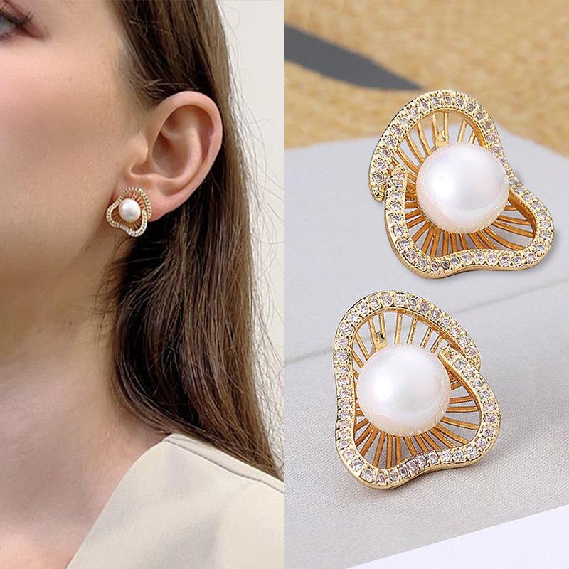 Luxury Retro Pearl Earrings: Elegant, Anti-Allergy 925 Silver, European, American Style золотой
Luxury Retro Pearl Earrings: Elegant, Anti-Allergy 925 Silver, European, American Style золотой