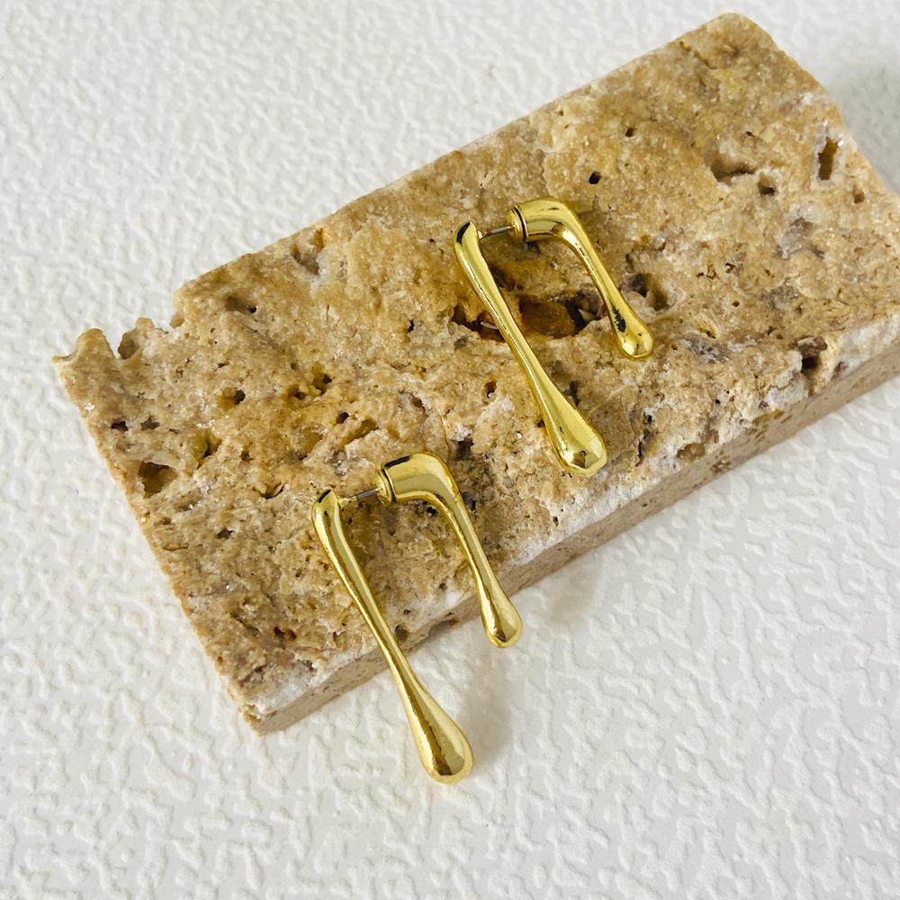 Винтажные серьги-пусеты в виде капель воды, панк, готика, дерзкие, с цирконом, из сплава, аксессуары для вечеринок, темный романтизм, унисекс, подарок, яркое заявление
Винтажные серьги-пусеты в виде капель воды, панк, готика, дерзкие, с цирконом, из сплава, аксессуары для вечеринок, темный романтизм, унисекс, подарок, яркое заявление