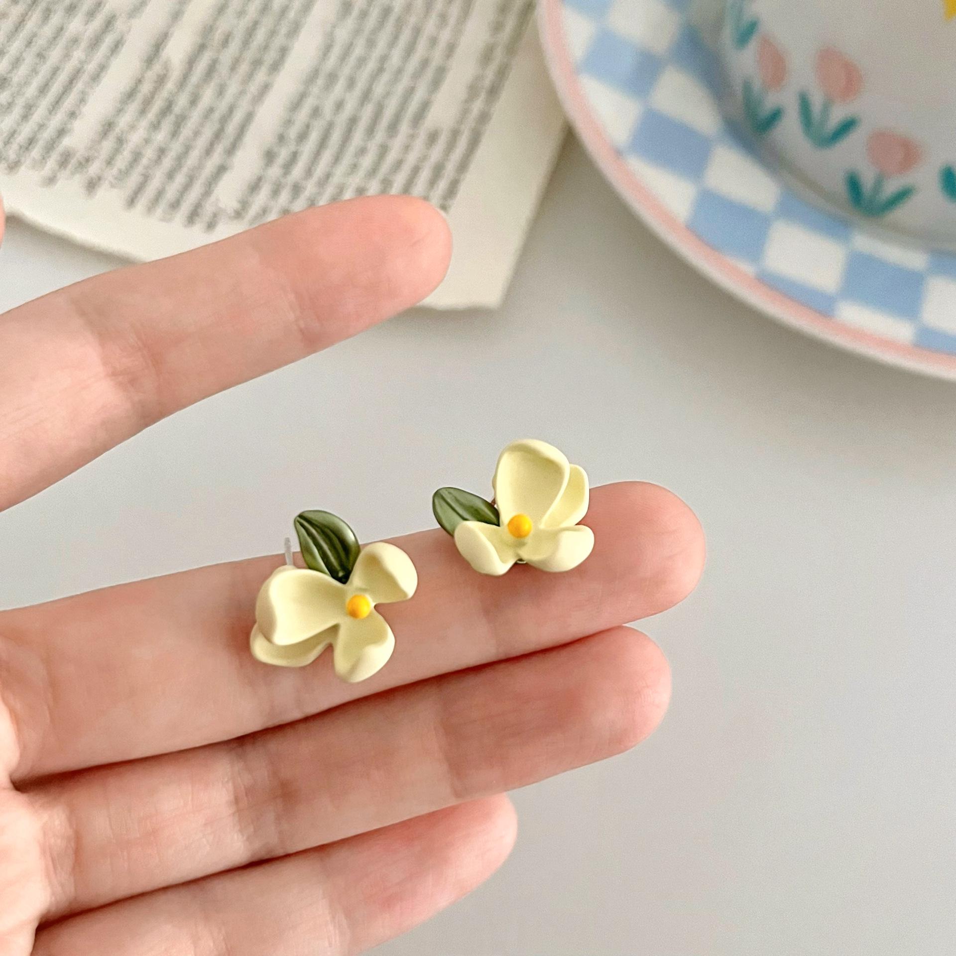 Spring 2023 Fairy Gardenia Earrings: Fresh, Stylish Niche Clip-On Studs for Women Silver Needle Style
Spring 2023 Fairy Gardenia Earrings: Fresh, Stylish Niche Clip-On Studs for Women Silver Needle Style