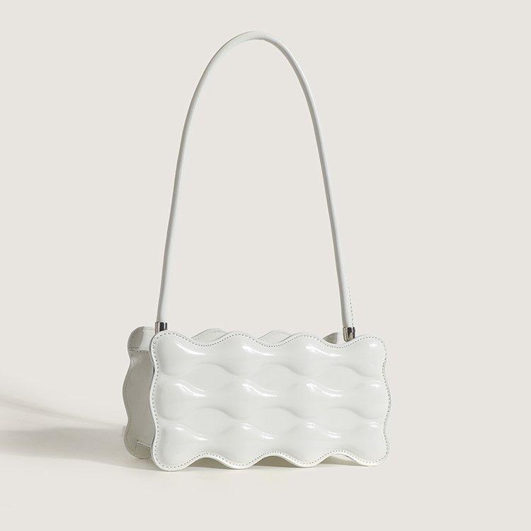 Лакированная кожа глянцевая маленькая квадратная сумка нишевая персонализированная сумка женская 2024 весна новая популярная текстура кроссбоди плечевая подмышечная сумка
Лакированная кожа глянцевая маленькая квадратная сумка нишевая персонализированная сумка женская 2024 весна новая популярная текстура кроссбоди плечевая подмышечная сумка