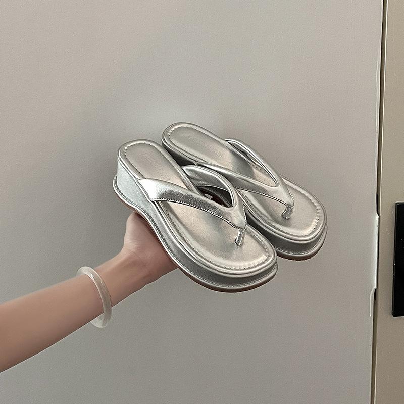 Темпераментные шлепанцы на толстой подошве, жмущие пальцы, женская обувь, летняя новинка, ретро мода, повседневные, жмущие пальцы, крутые шлепанцы 39
Темпераментные шлепанцы на толстой подошве, жмущие пальцы, женская обувь, летняя новинка, ретро мода, повседневные, жмущие пальцы, крутые шлепанцы 39