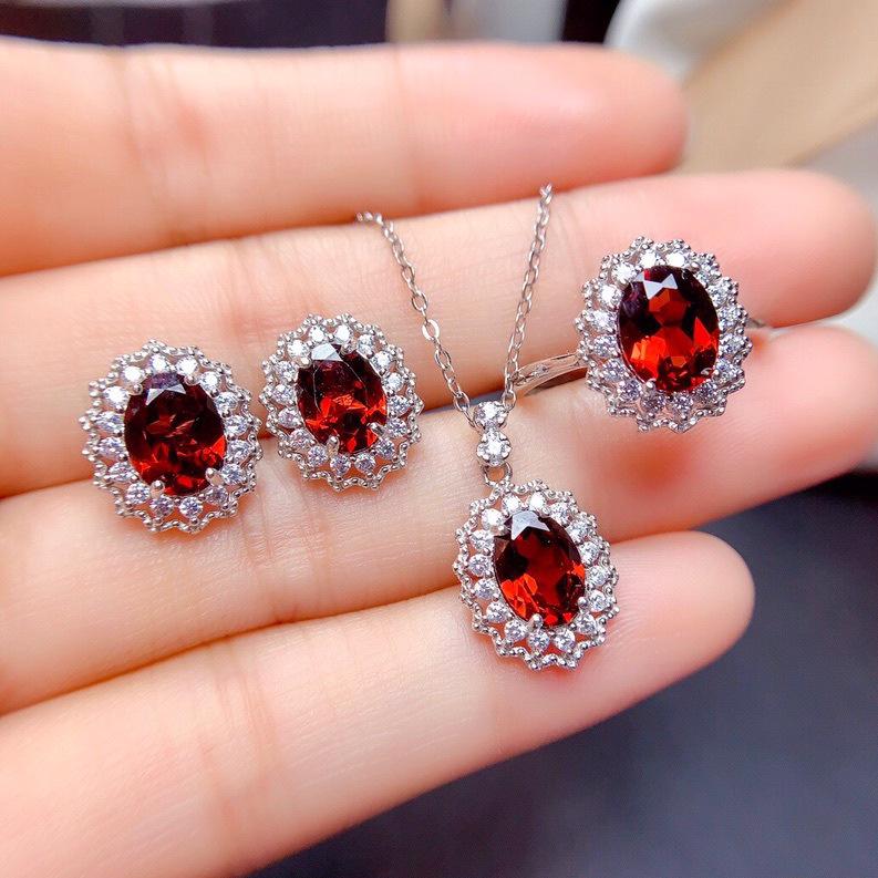 European & American Oval Ruby Simulation Diamond Fashion Ring for Women Ring (double-open) - J353
European & American Oval Ruby Simulation Diamond Fashion Ring for Women Ring (double-open) - J353