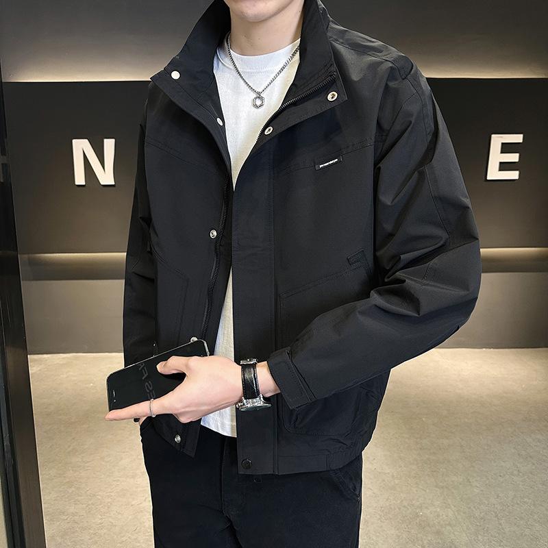 Men S Spring Stand-Up Collar Flight Jacket Hong Kong Style Youth Splicing Personality Trend Solid Color Ruffian Handsome Casual Jacket 4XL (180-100 kg) чорний
Men S Spring Stand-Up Collar Flight Jacket Hong Kong Style Youth Splicing Personality Trend Solid Color Ruffian Handsome Casual Jacket 4XL (180-100 kg) чорний