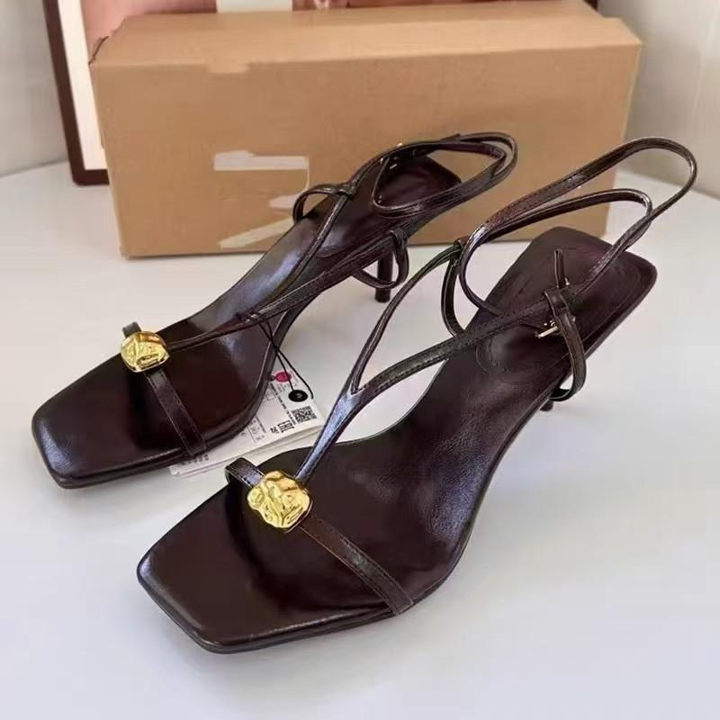 Fashion Fashion Square toe Narrow band Women Gladiator Sandals Sexy Ankle Strap Metal Decoration Stiletto High heels Summer Female Shoes 35
Fashion Fashion Square toe Narrow band Women Gladiator Sandals Sexy Ankle Strap Metal Decoration Stiletto High heels Summer Female Shoes 35