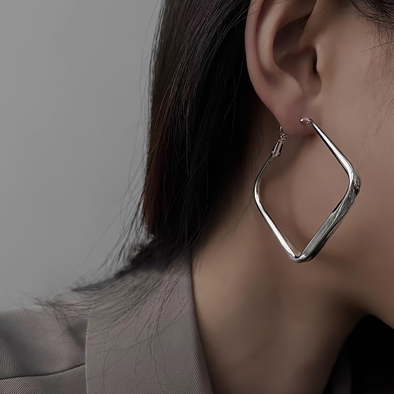 Женские элегантные геометрические квадратные серьги-кольца, модные серьги-кольца для вечеринок и праздников 
Женские элегантные геометрические квадратные серьги-кольца, модные серьги-кольца для вечеринок и праздников