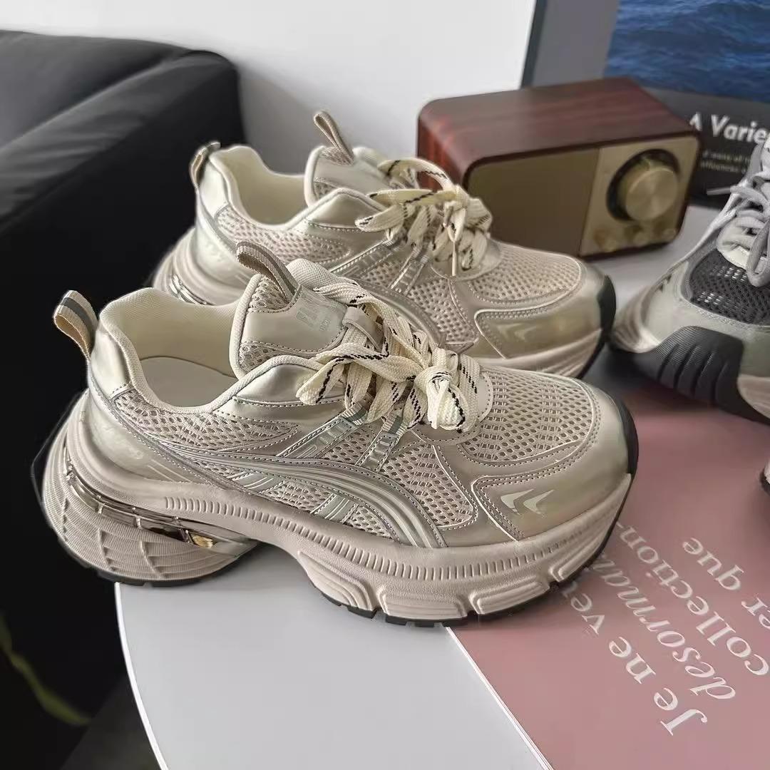 Европейские кожаные туфли-тапочки на платформе из сетчатой ткани Daddy Shoes для женщин 2025 года, весна, новые универсальные повседневные кроссовки, увеличивающие рост, мода 35 серый
Европейские кожаные туфли-тапочки на платформе из сетчатой ткани Daddy Shoes для женщин 2025 года, весна, новые универсальные повседневные кроссовки, увеличивающие рост, мода 35 серый