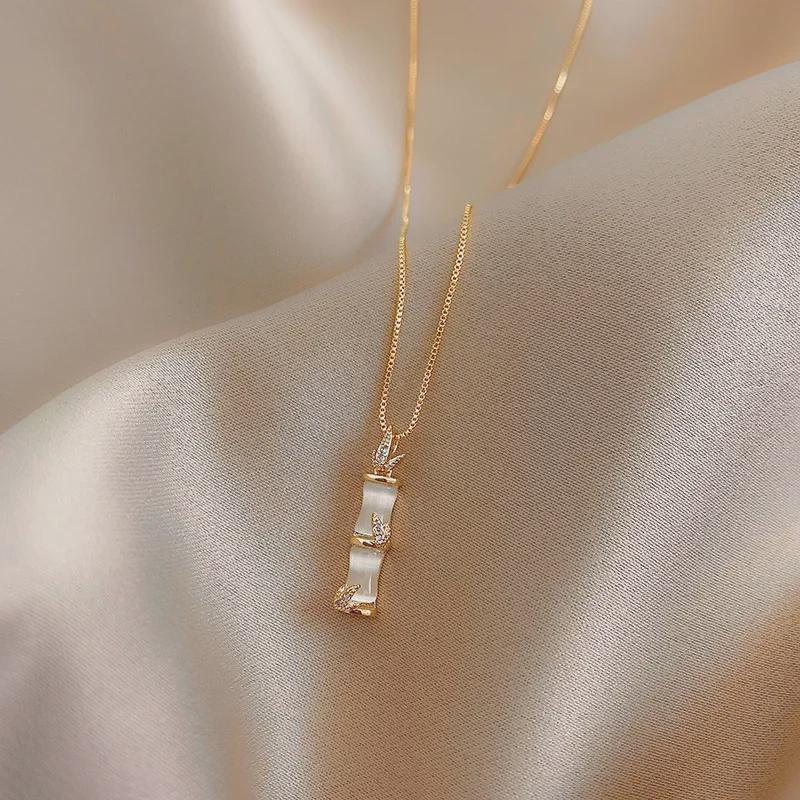 Exquisite 18K Gold Bamboo Necklace for Women: High-End, Stylish, Versatile Clavicle Chain for a Unique and Elegant Look.
Exquisite 18K Gold Bamboo Necklace for Women: High-End, Stylish, Versatile Clavicle Chain for a Unique and Elegant Look.