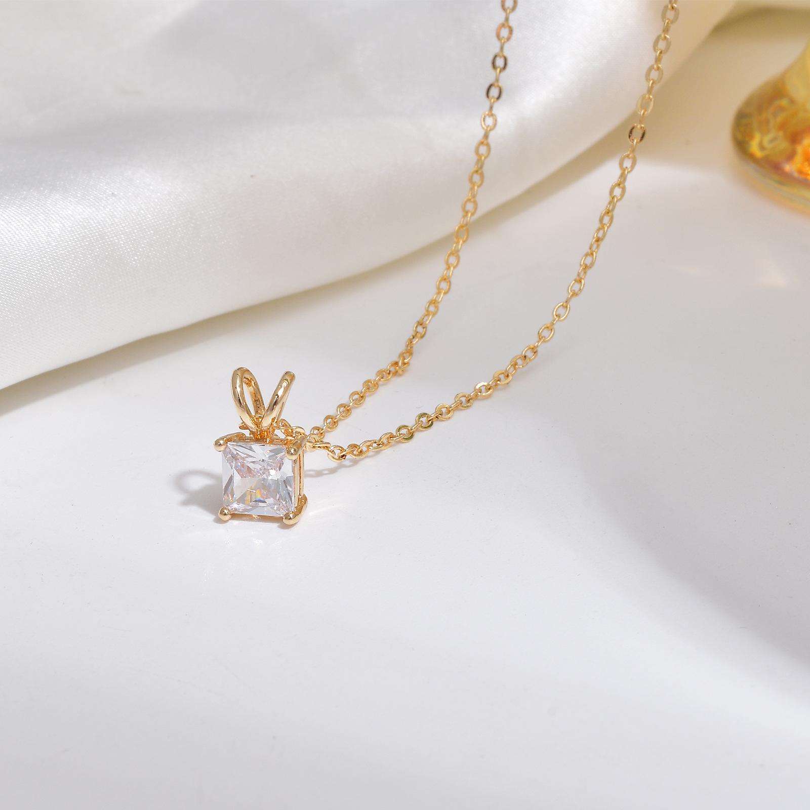 2025 High-End Women s Versatile Round Square Necklace - Luxury Niche Design
2025 High-End Women s Versatile Round Square Necklace - Luxury Niche Design