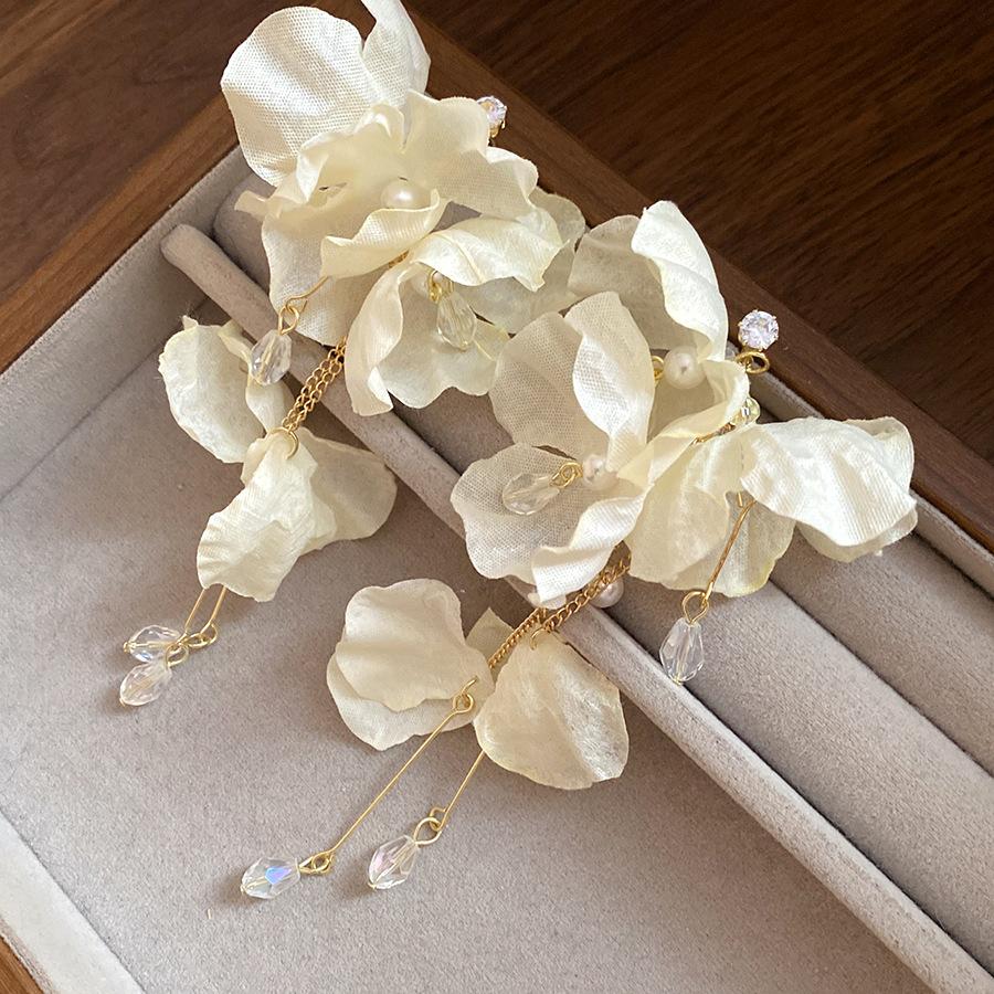 Small fresh chiffon flower earrings Mori series sweet niche versatile earrings fashionable light luxury high-end earrings
Small fresh chiffon flower earrings Mori series sweet niche versatile earrings fashionable light luxury high-end earrings